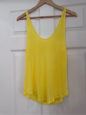 ALO Yoga Bright Yellow Scoop Tank Size Small